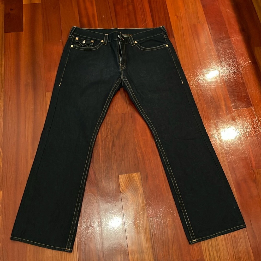 Men’s True Religion dark denim Jeans, barely worn size 40/34